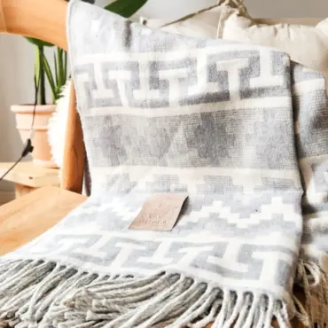 Manta Alpaca Étnica Gris